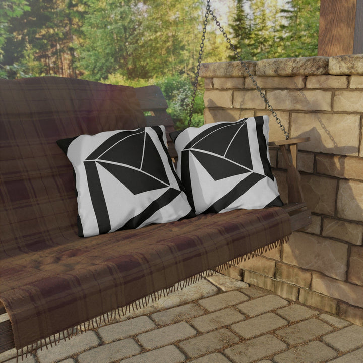 Decorative Indoor/outdoor Pillow Black and White Geometric Pattern - Decorative