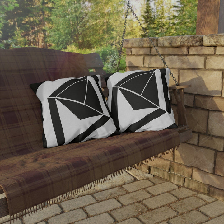 Decorative Indoor/outdoor Pillow Black and White Geometric Pattern - Decorative