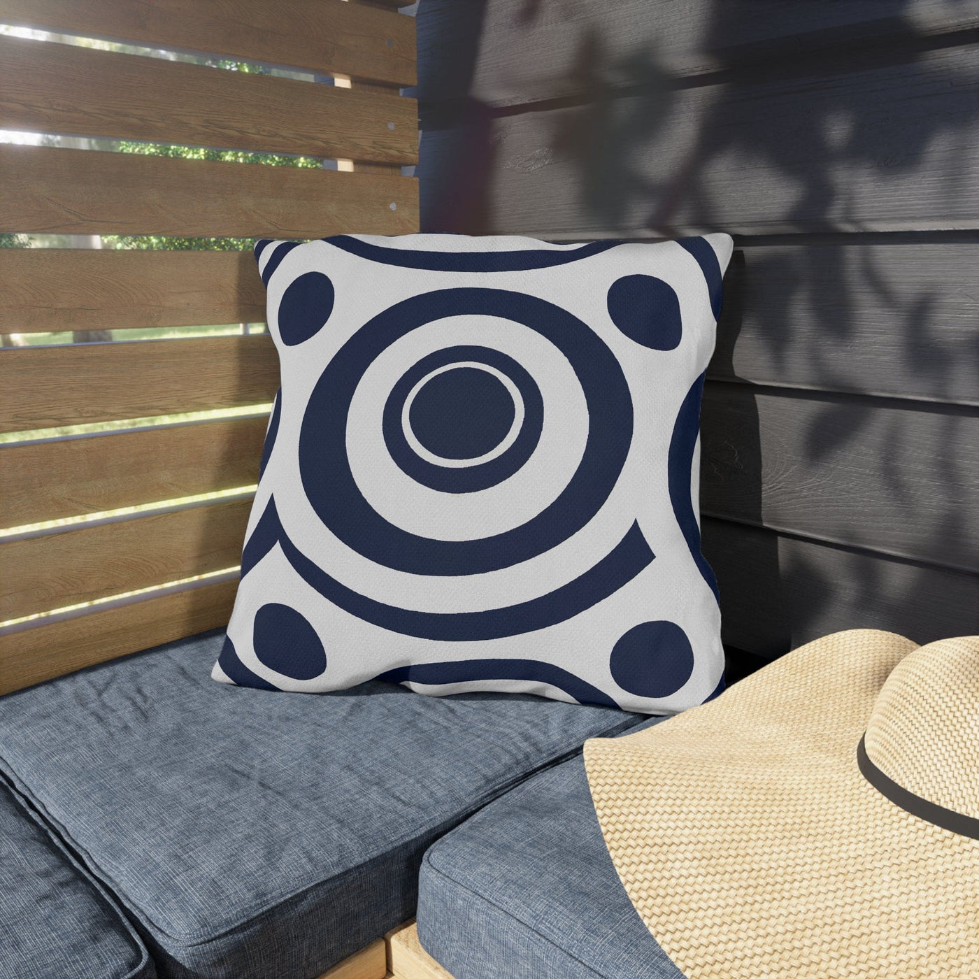 Indoor/outdoor Throw Pillow Navy Blue And White Circular Pattern - Home Decor
