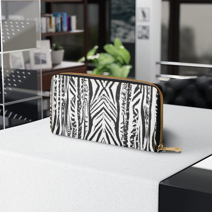 Native Black and White Abstract Pattern Womens Zipper Wallet Clutch Purse